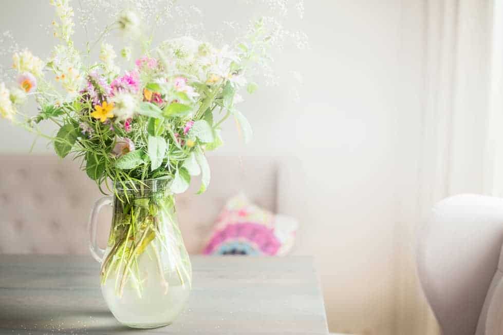 Centros de Mesa Elegantes para el Comedor hechos con Flores 2019